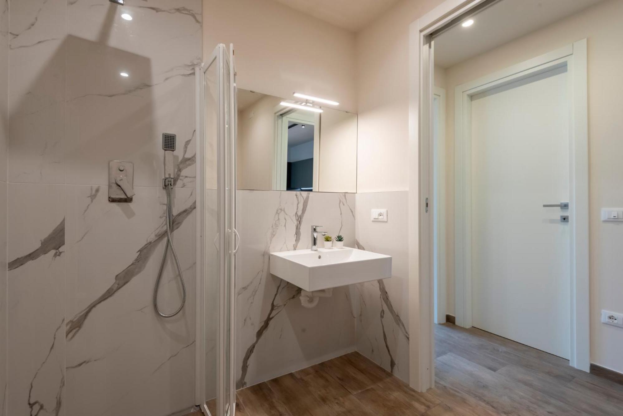 Iarsera Rooms And Apartment Lucca Eksteriør bilde